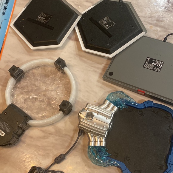 Disney Infinity Portal , Lego Dimensions, Portal of Power & Skylander Traptanium - Picture 7 of 7